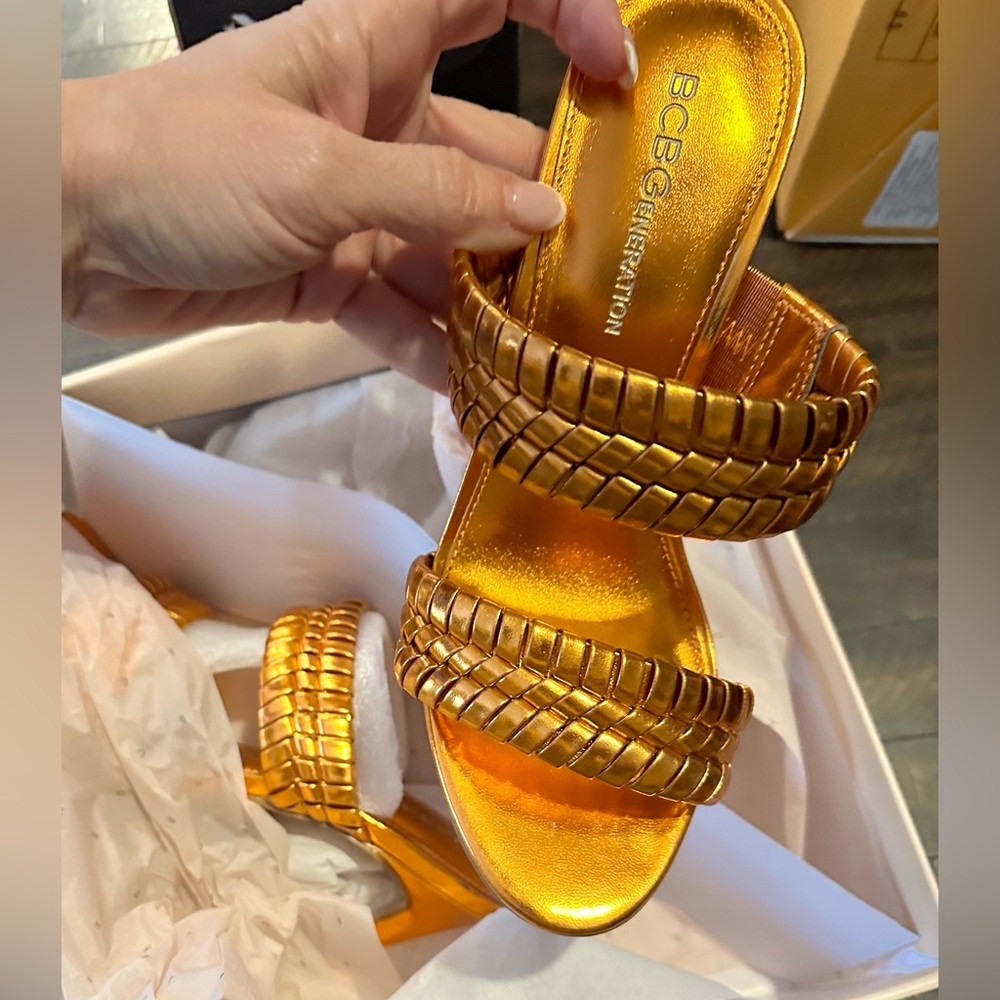 BCBG generation Jendi heels